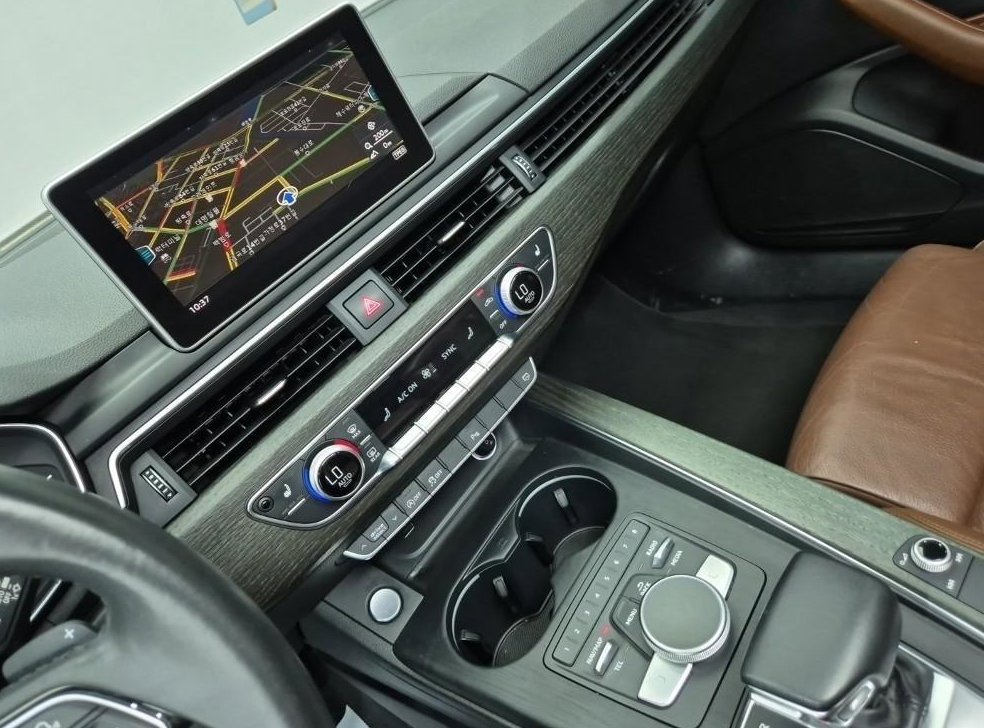 아우디 A4 40 TFSI 프리미엄 사진 8