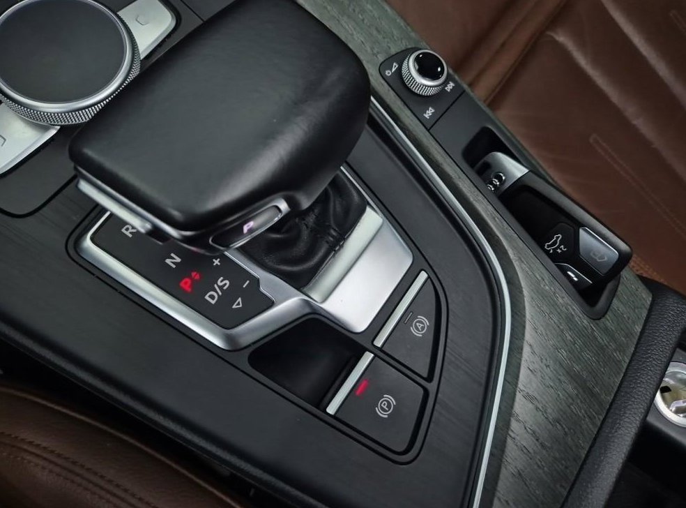 아우디 A4 40 TFSI 프리미엄 사진 9