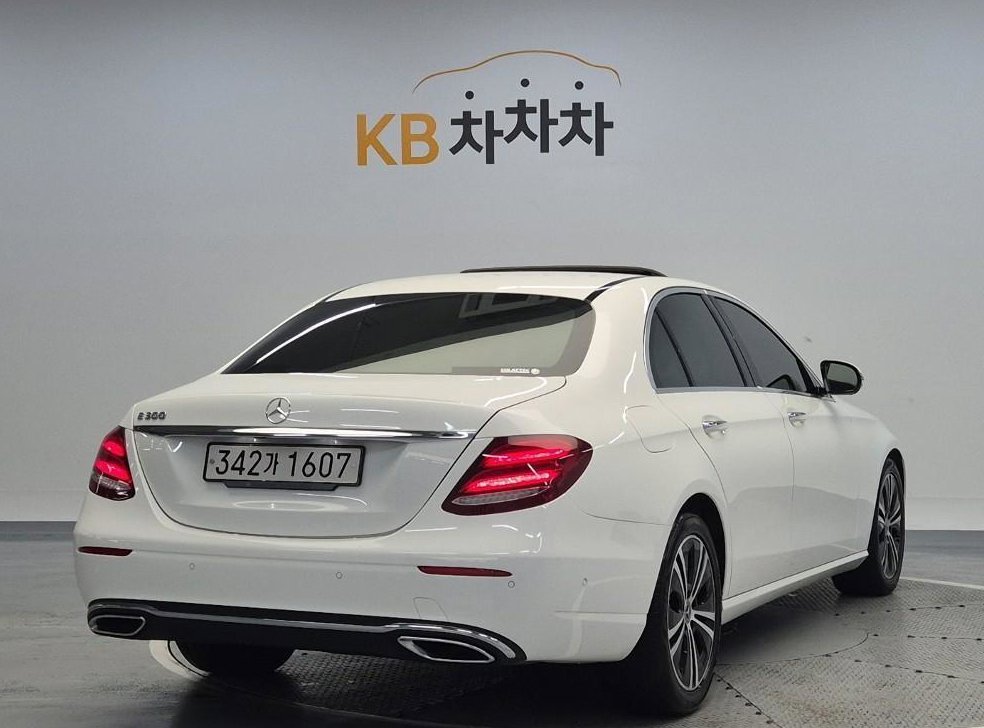 벤츠 E 클래스 E300 아방가르드 사진 3