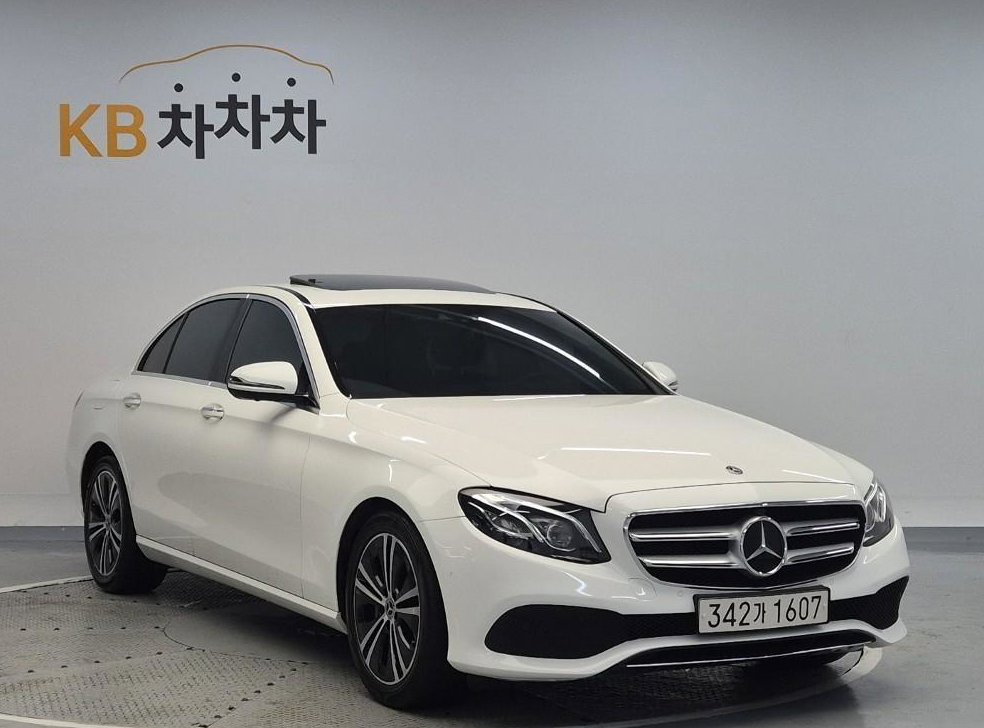벤츠 E 클래스 E300 아방가르드 사진 4