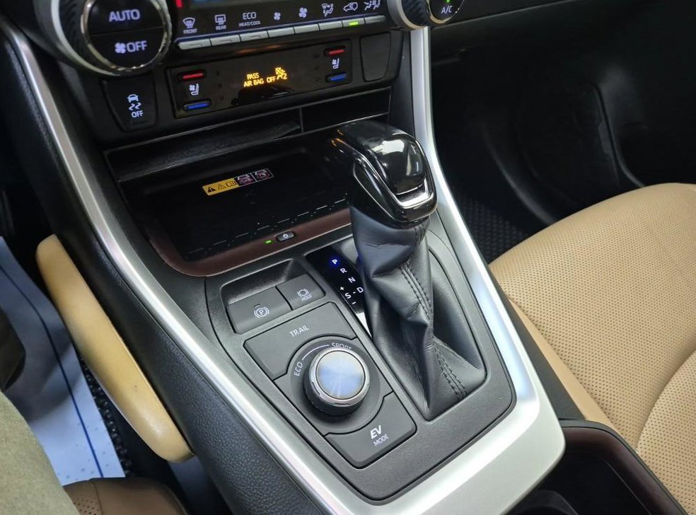 토요타 라브4 2.5 4WD 하이브리드 LTD 사진 8