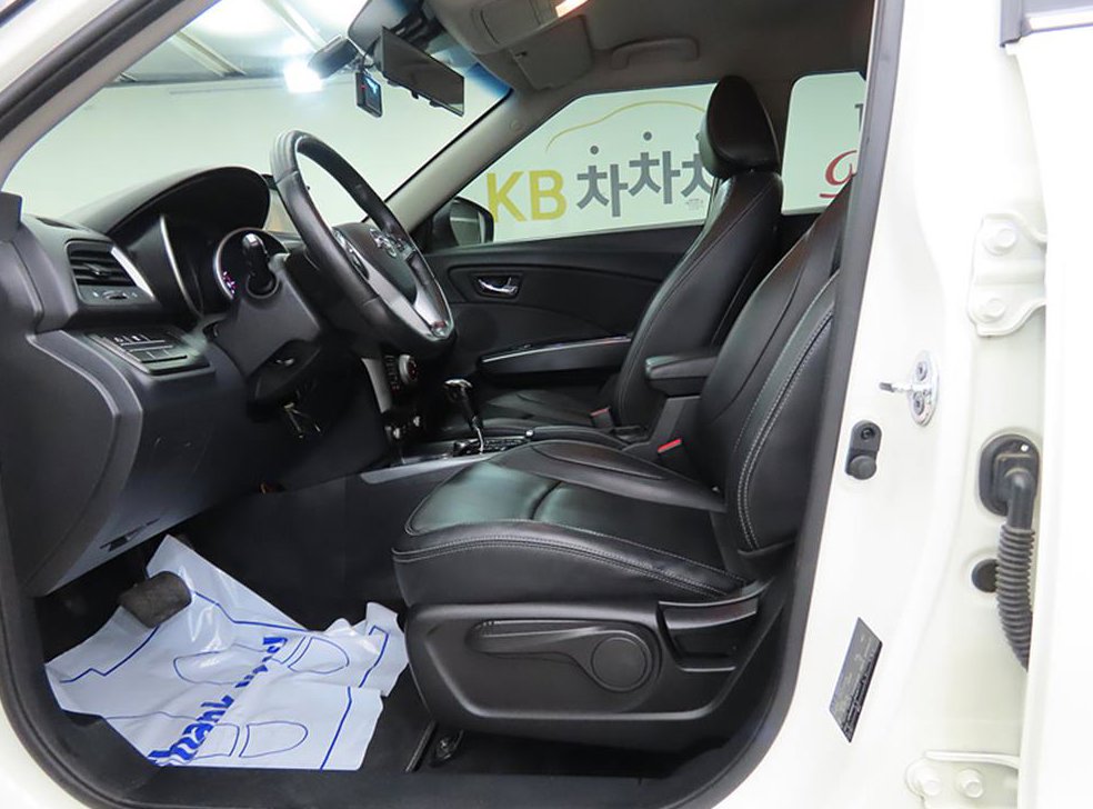 KG모빌리티(쌍용)  티볼리 2WD 디젤 VX 사진 5