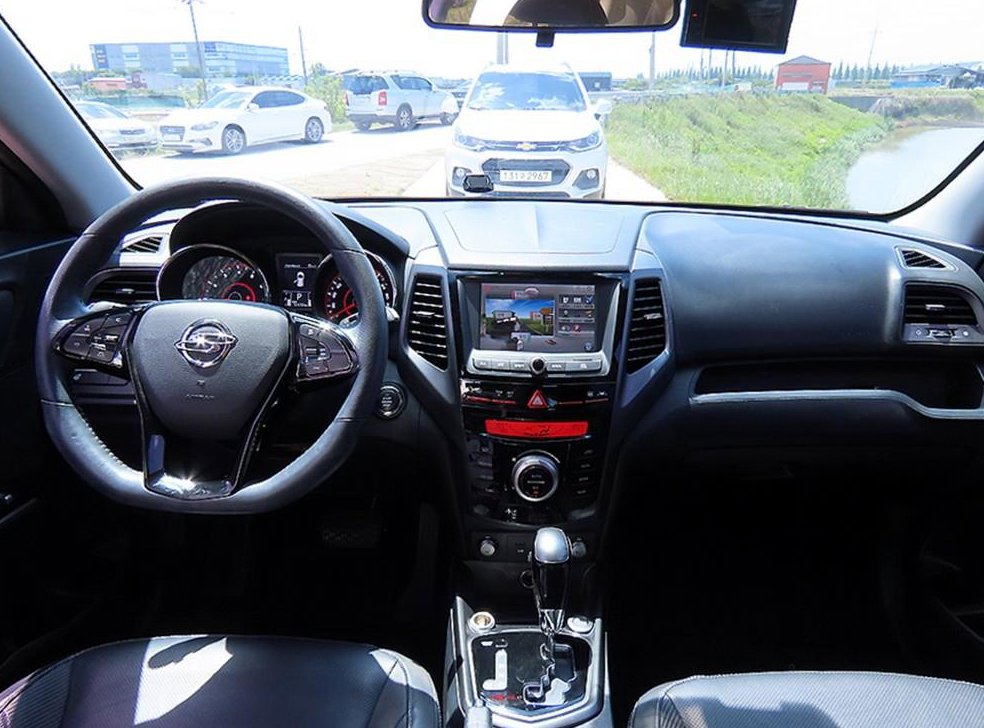 KG모빌리티(쌍용)  티볼리 가솔린 2WD 1.6 LX 사진 9