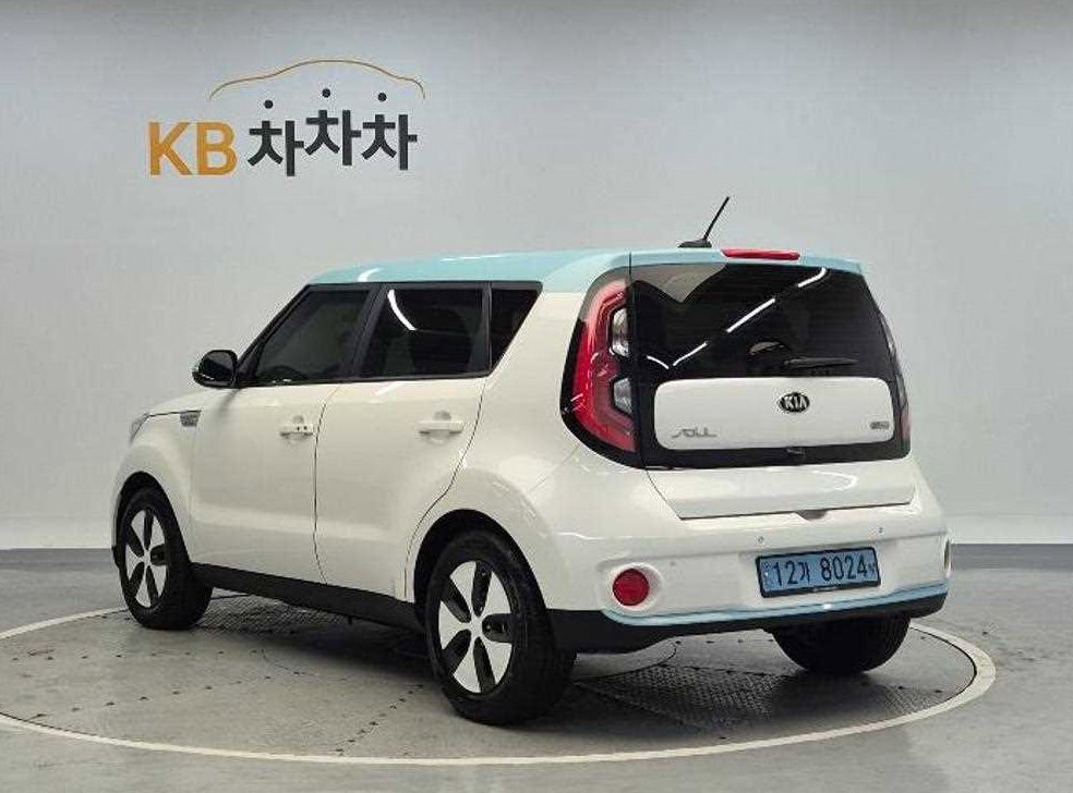 기아 쏘울 EV 사진 2