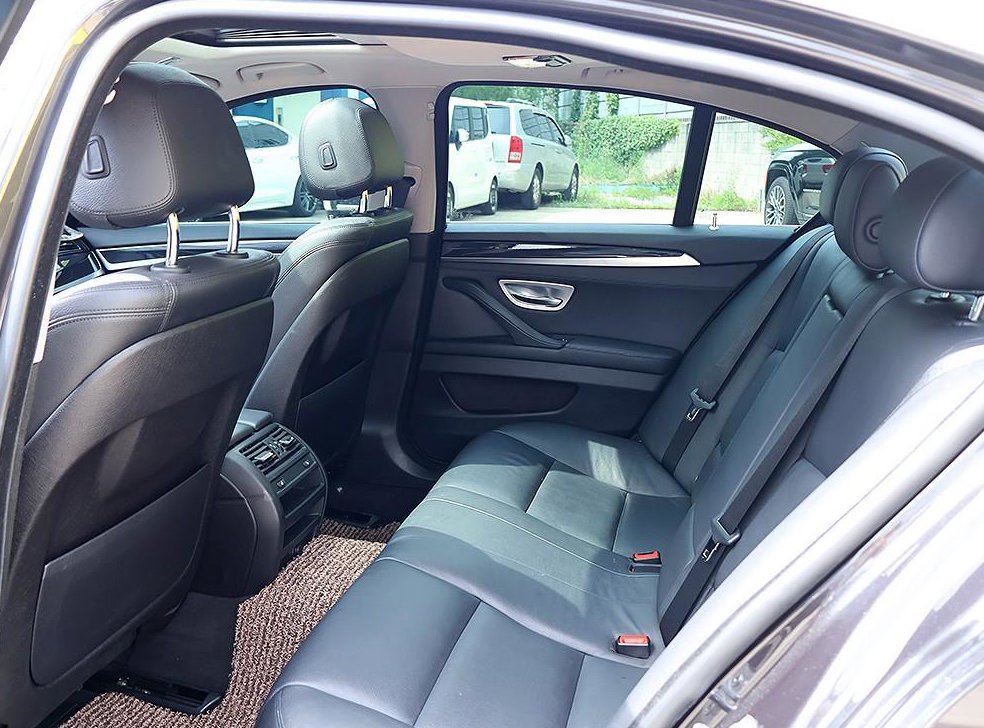 BMW 5시리즈 520d xDrive 사진 13
