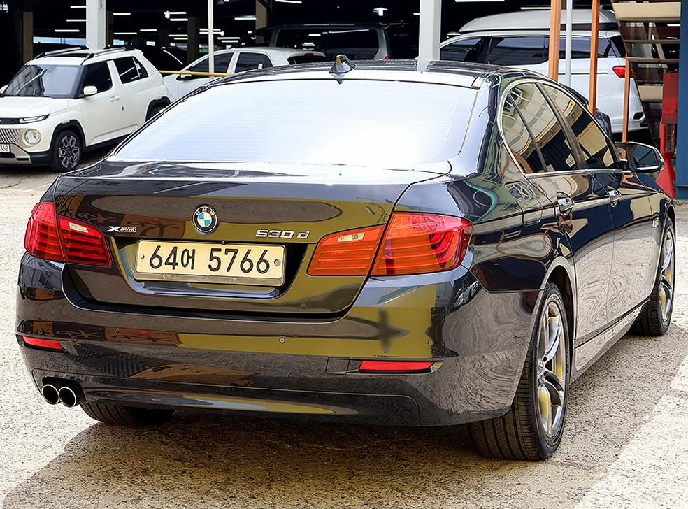 BMW 5시리즈 520d xDrive 사진 4