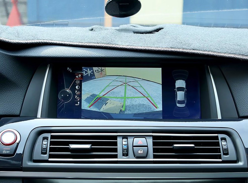 BMW 5시리즈 520d xDrive 사진 9