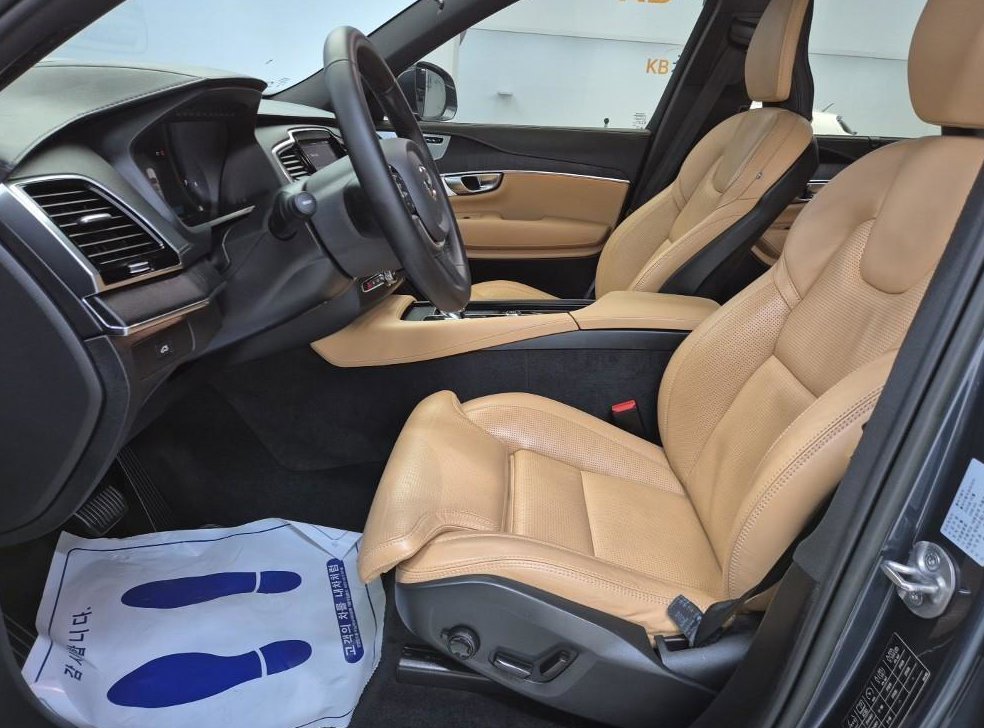 볼보 XC90 2.0 B6 AWD 사진 11