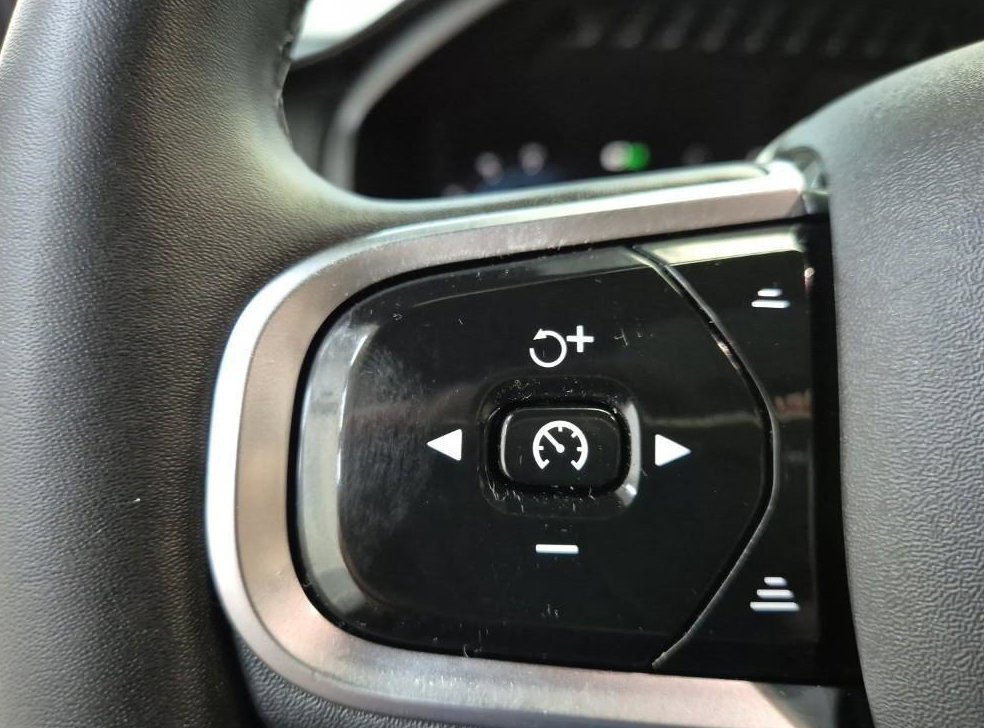 볼보 XC90 2.0 B6 AWD 사진 16