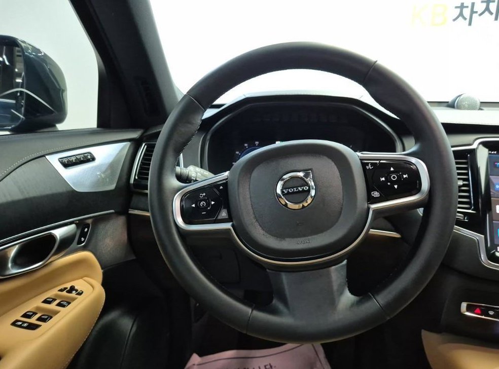 볼보 XC90 2.0 B6 AWD 사진 9