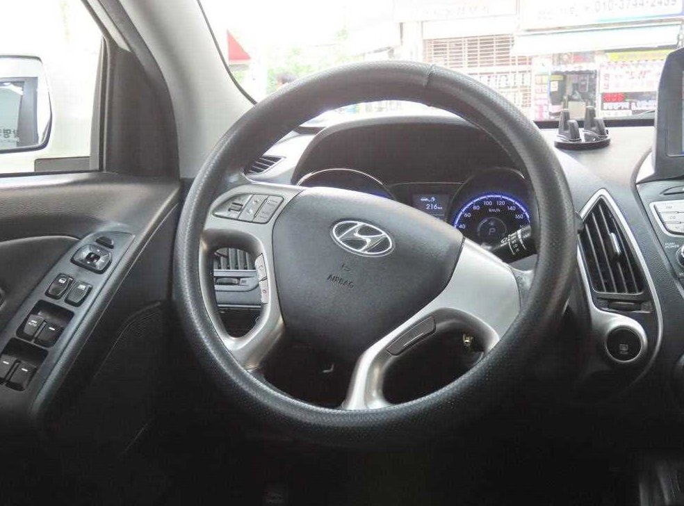 현대 투싼 2WD VGT LX20 사진 17