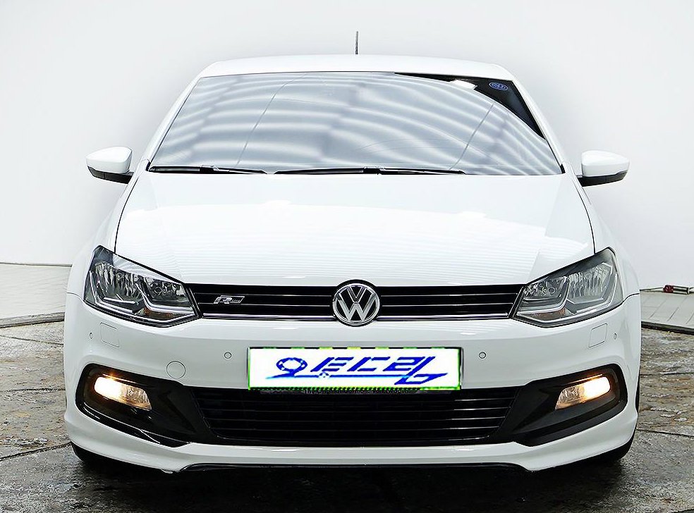 폭스바겐 폴로 1.4 TDI 블루모션 R-LINE