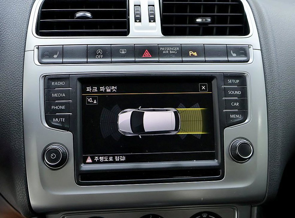 폭스바겐 폴로 1.4 TDI 블루모션 R-LINE 사진 14