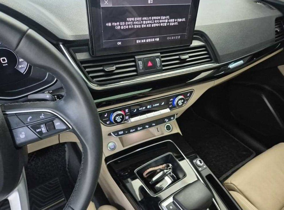 아우디 Q5 45 TFSI 콰트로 프리미엄 스포트백 사진 10