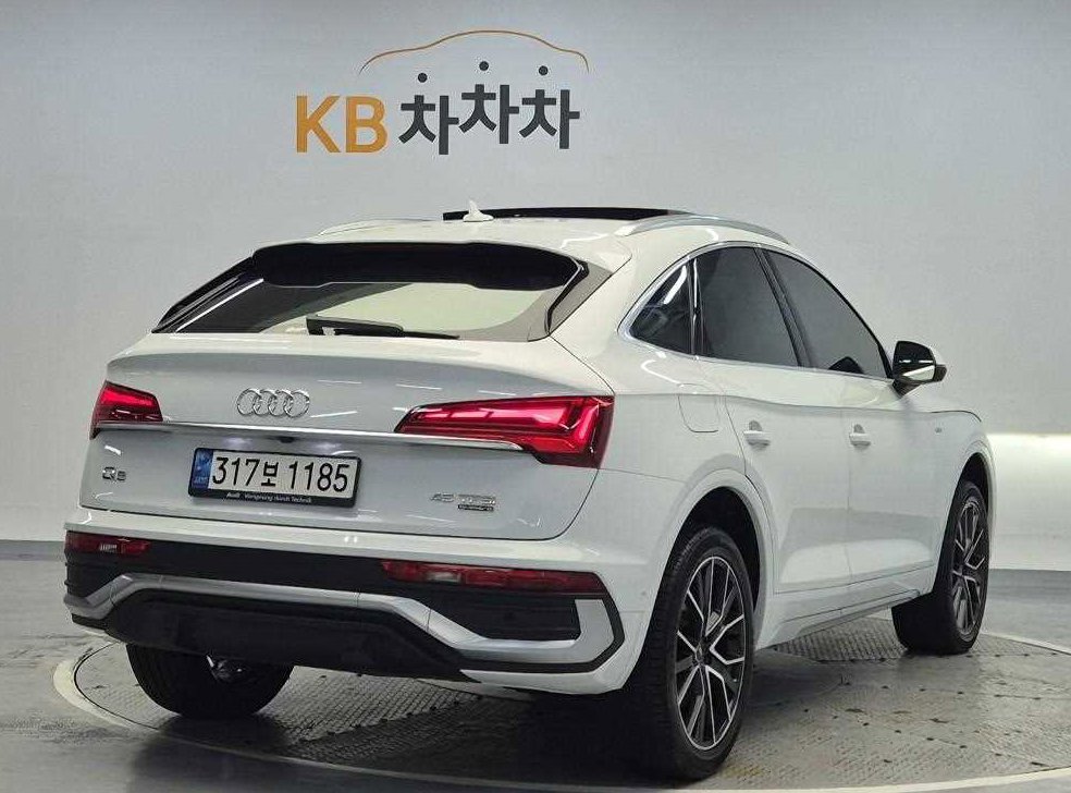 아우디 Q5 45 TFSI 콰트로 프리미엄 스포트백 사진 3