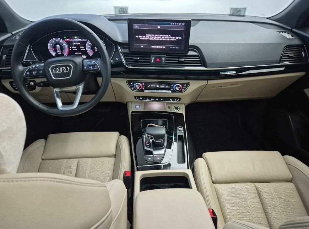 아우디 Q5 45 TFSI 콰트로 프리미엄 스포트백 사진 7