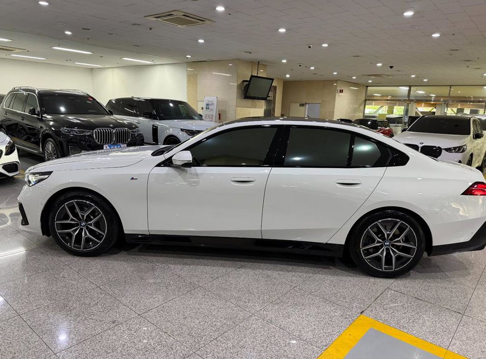 BMW 5시리즈 523d 사진 3
