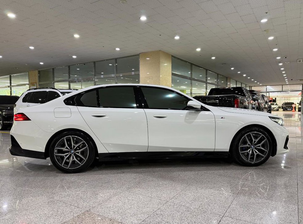 BMW 5시리즈 523d 사진 5