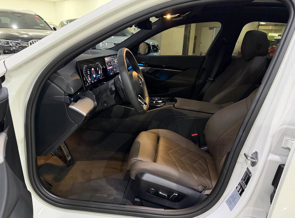 BMW 5시리즈 523d 사진 6