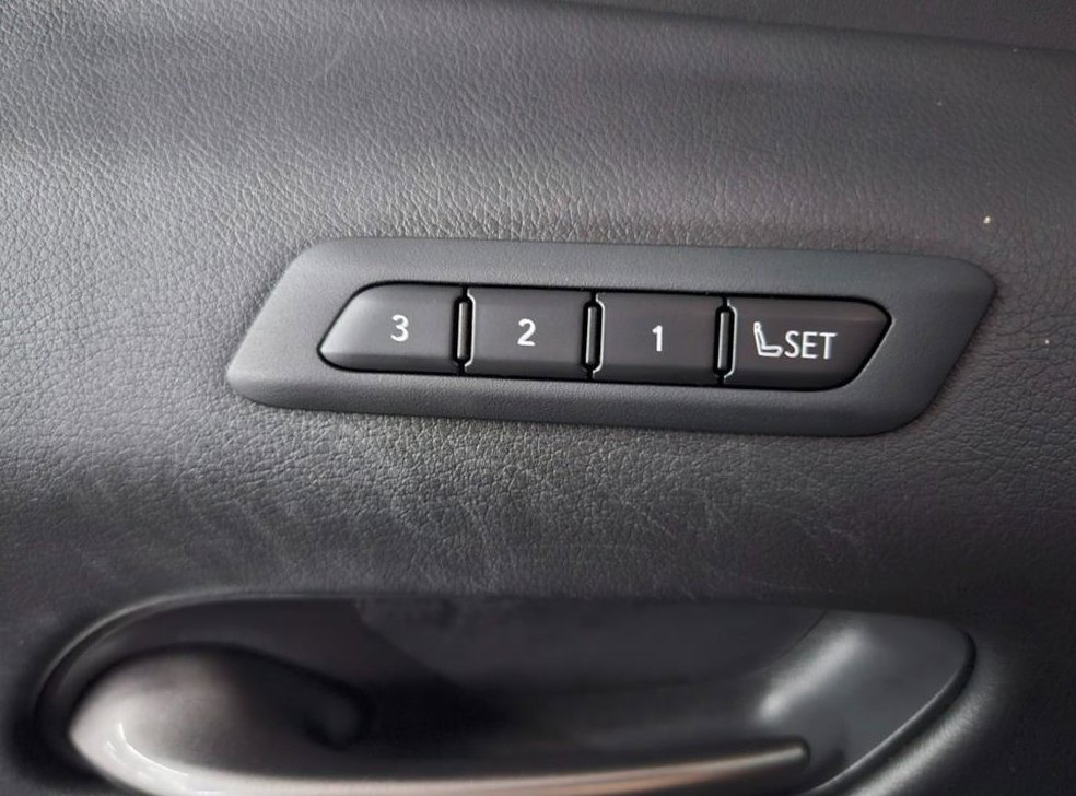 렉서스 UX 2.0 AWD 사진 11