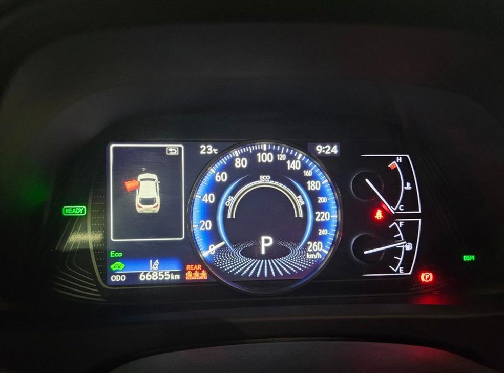 렉서스 UX 2.0 AWD 사진 8