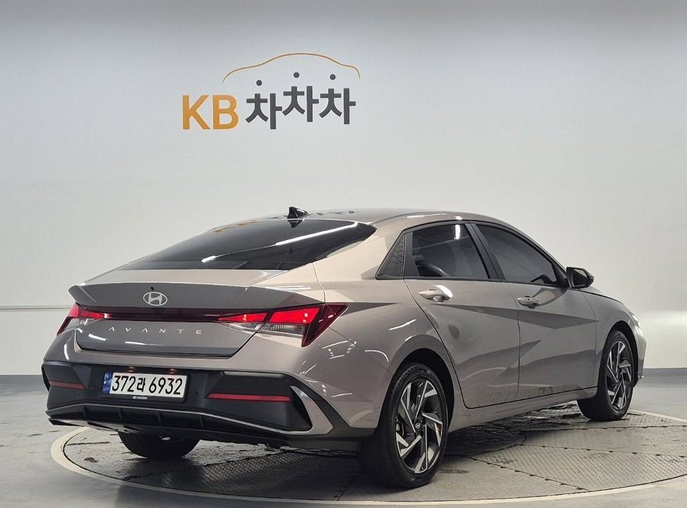 현대 아반떼 1.6 HEV 사진 4
