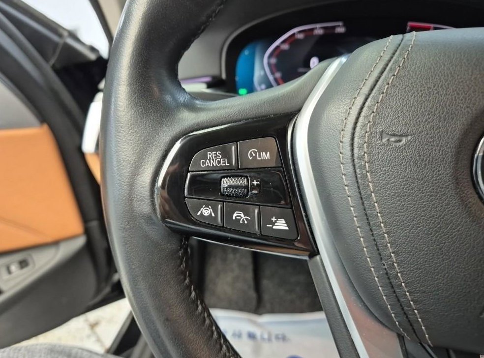 BMW 5시리즈 520i 럭셔리 사진 13