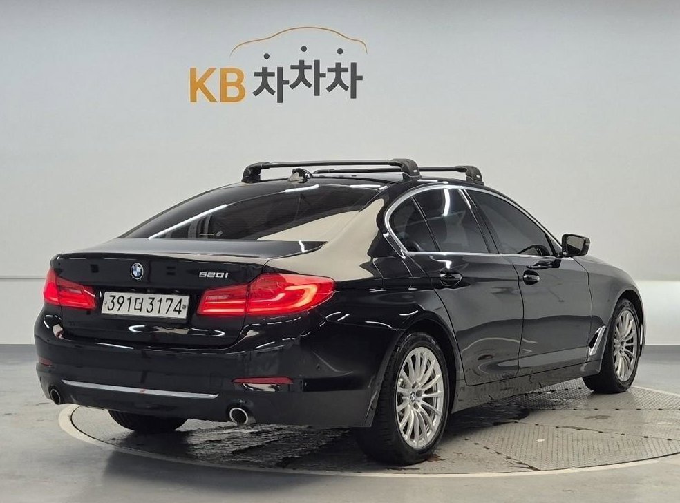 BMW 5시리즈 520i 럭셔리 사진 2