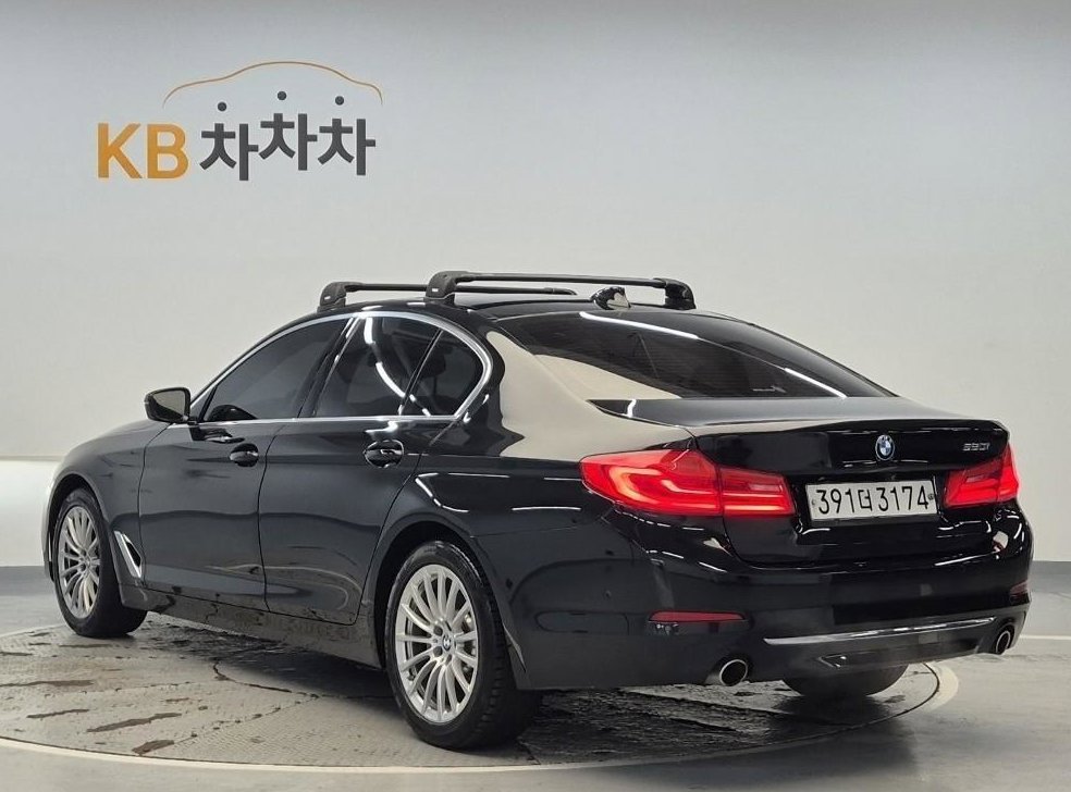 BMW 5시리즈 520i 럭셔리 사진 4