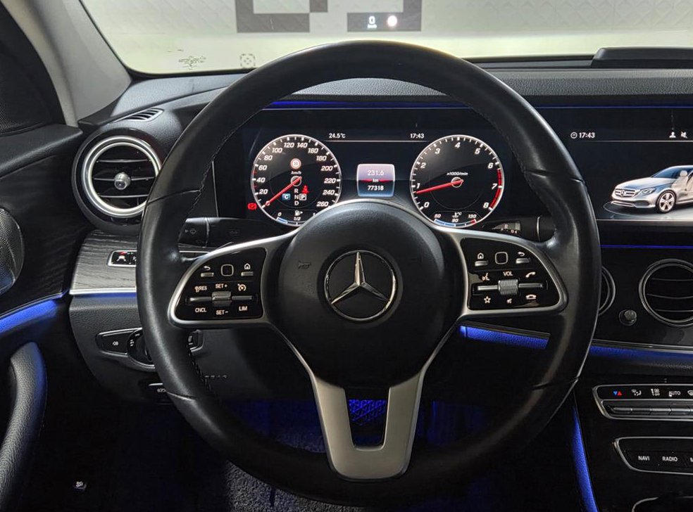 벤츠 E 클래스 E300 4MATIC 아방가르드 사진 11