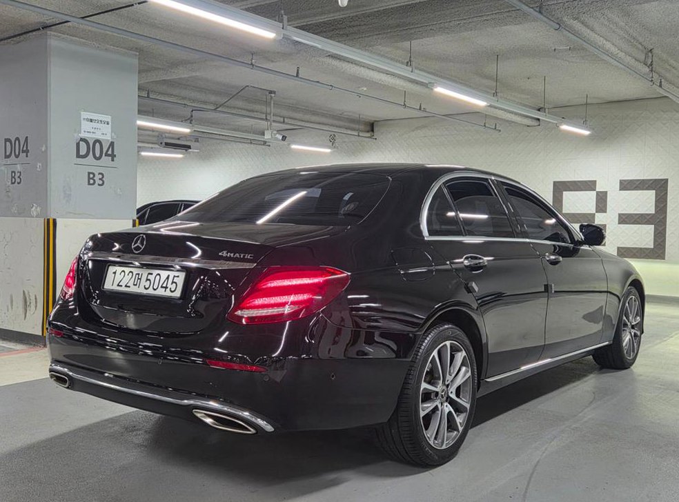 벤츠 E 클래스 E300 4MATIC 아방가르드 사진 2