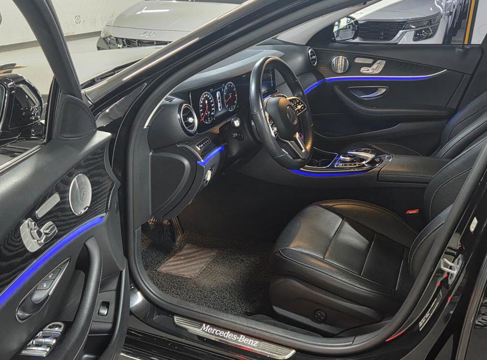 벤츠 E 클래스 E300 4MATIC 아방가르드 사진 5