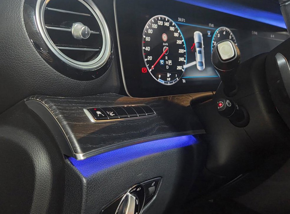 벤츠 E 클래스 E300 4MATIC 아방가르드 사진 8