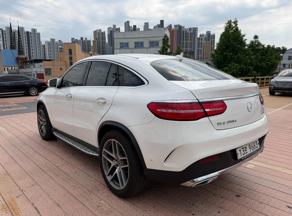 벤츠 GLE 클래스 GLE 350 d 4MATIC 쿠페 사진 2