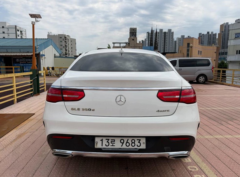 벤츠 GLE 클래스 GLE 350 d 4MATIC 쿠페 사진 4