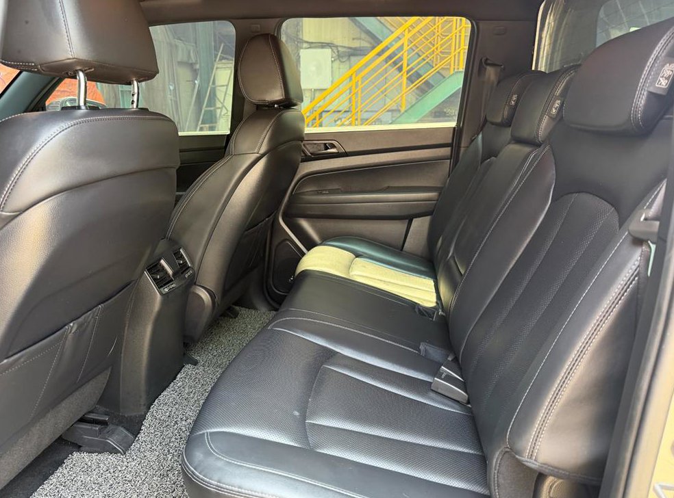 KG모빌리티(쌍용)  렉스턴 디젤 2.2 4WD 사진 11