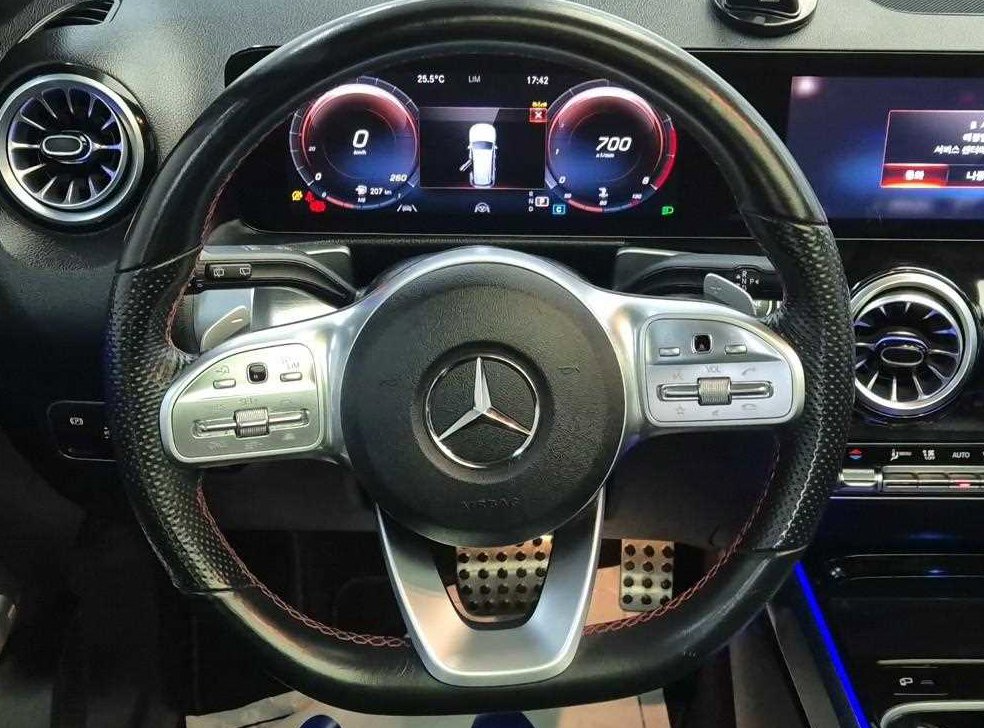 벤츠 GLB 클래스 GLB 250 4MATIC 사진 9