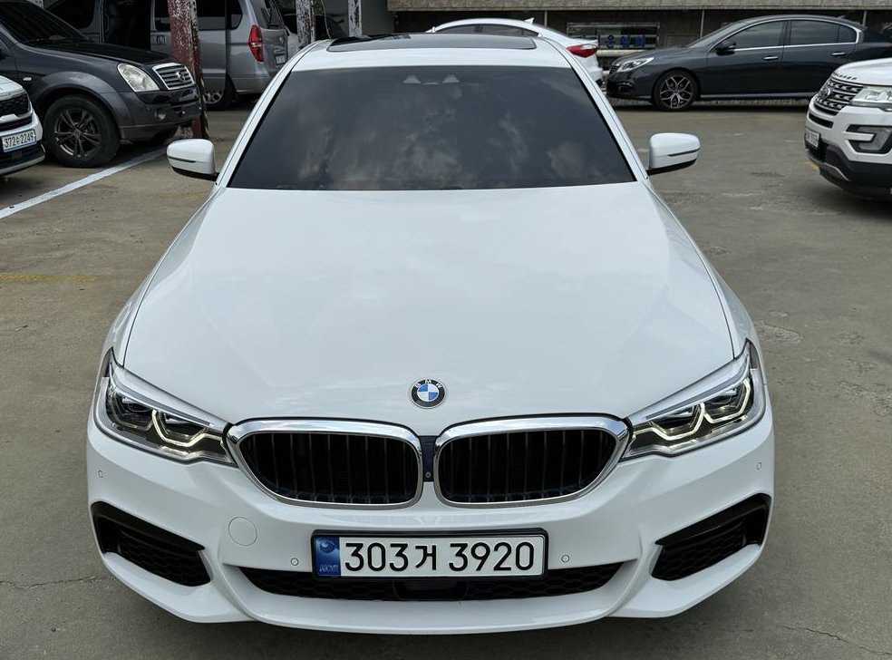 BMW 5시리즈 520d M 스포츠 플러스