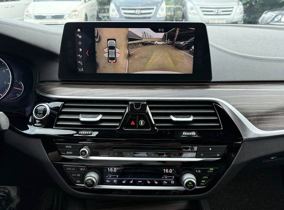 BMW 5시리즈 520d M 스포츠 플러스 사진 10