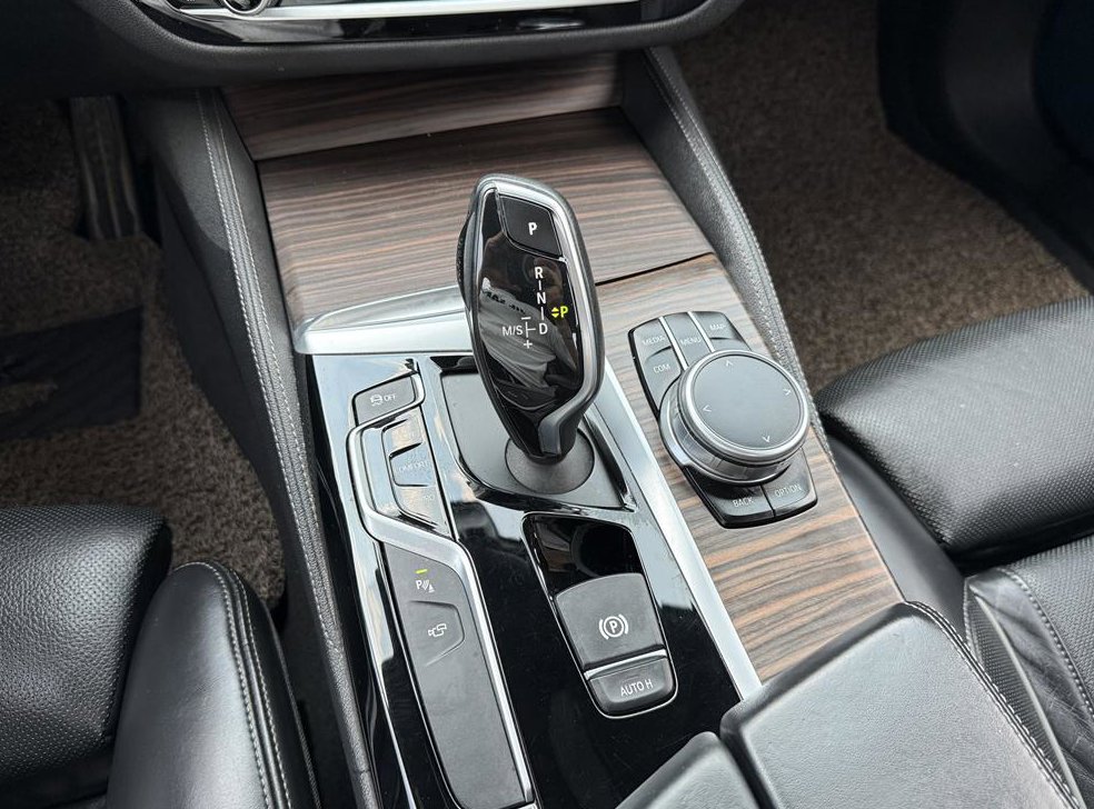 BMW 5시리즈 520d M 스포츠 플러스 사진 16