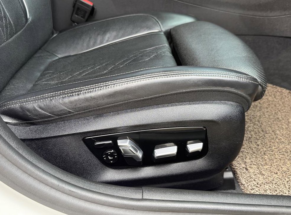 BMW 5시리즈 520d M 스포츠 플러스 사진 17