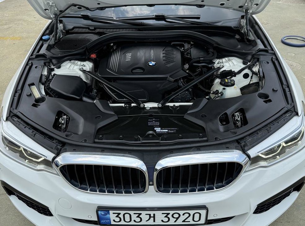BMW 5시리즈 520d M 스포츠 플러스 사진 19