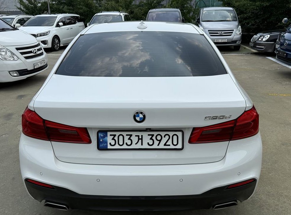 BMW 5시리즈 520d M 스포츠 플러스 사진 4