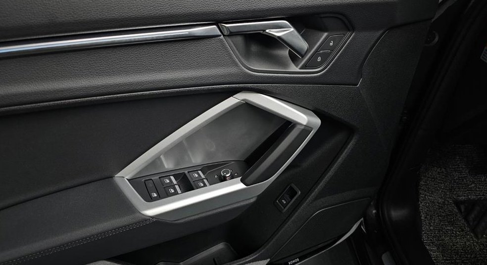 아우디 Q3 35 TDI 프리미엄 사진 20