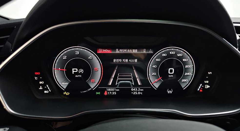 아우디 Q3 35 TDI 프리미엄 사진 8