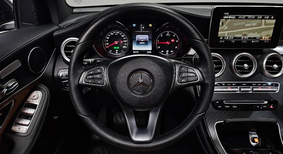 벤츠 GLC 클래스 GLC 220 d 4MATIC 사진 13
