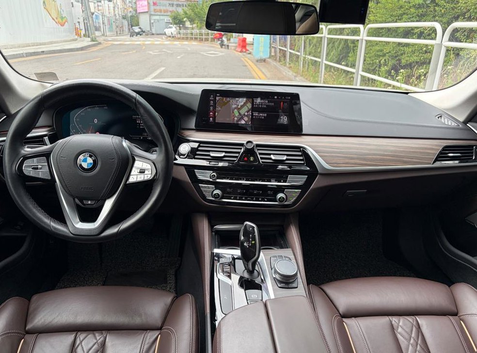 BMW 5시리즈 520i 럭셔리 사진 6