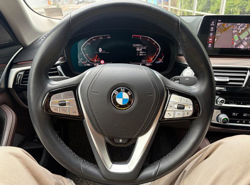 BMW 5시리즈 520i 럭셔리 사진 8