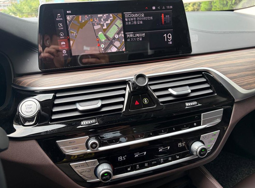 BMW 5시리즈 520i 럭셔리 사진 9