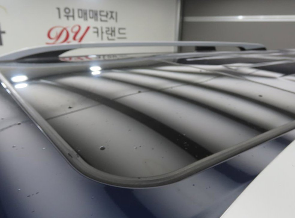 KG모빌리티(쌍용)  티볼리 2WD 디젤 1.6 RX 사진 16